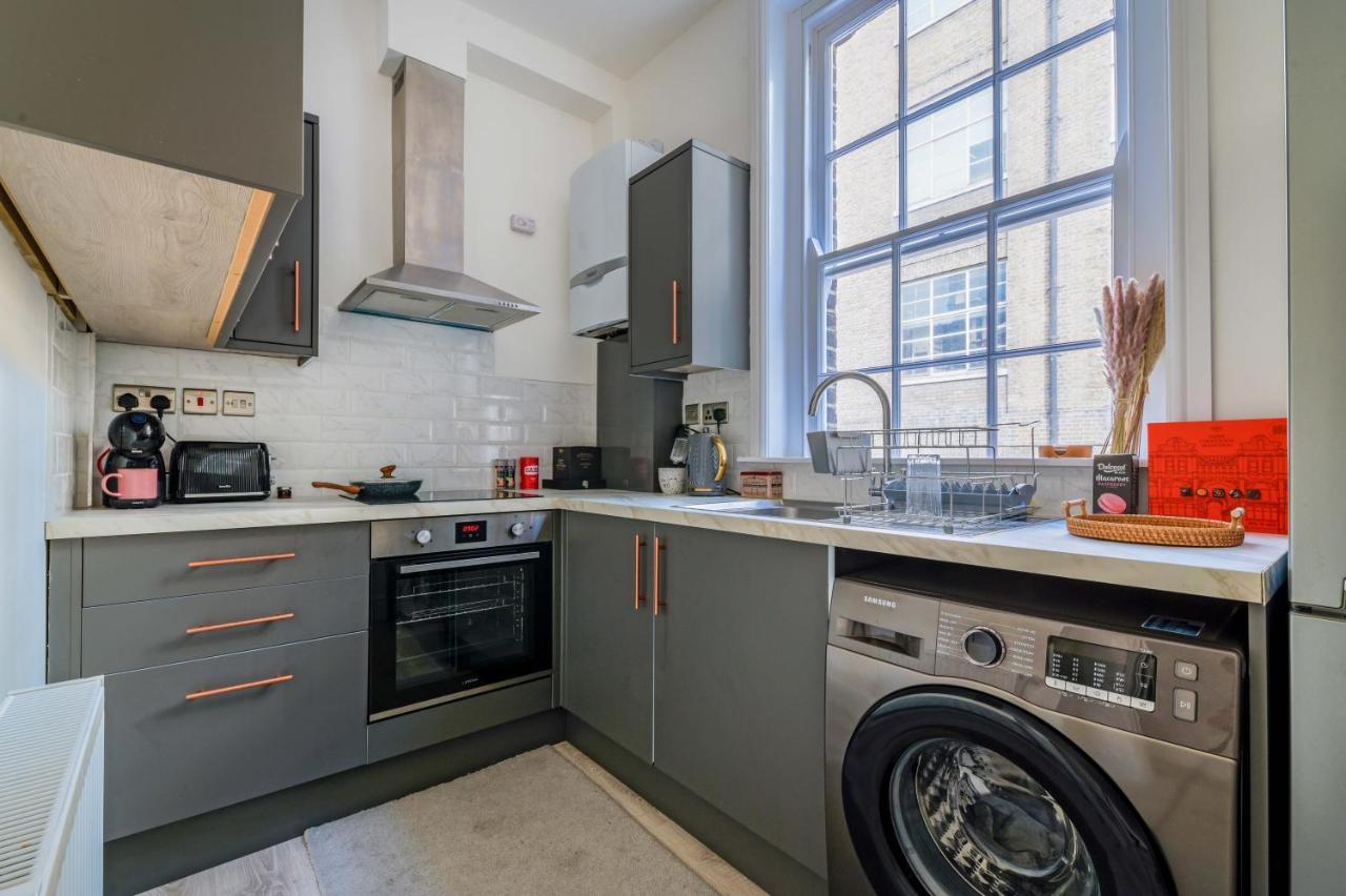 Charming Newly Refurb 2-Bed 2-Bath Whole Apartment Near Hyde Park & Kensington, Prime Paddington Location Zone 1 London Kültér fotó